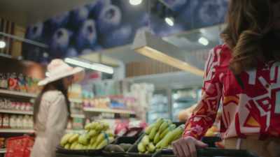 [Supermarket music
plays faintly] - Little Bites