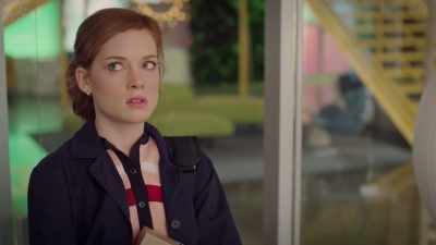 ["Superstar" playing] - Zoey's Extraordinary Playlist