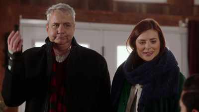 - Sure.
- Hey, we're back. - Planes, Trains, and Christmas Trees