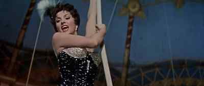 -Sure wouldn't worry about that costume.
-My style is OK? - Trapeze