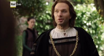 Surely you have servants
to do this for you. - Medici: Masters of Florence