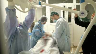 Surgeons are overwhelmed
and low on painkillers. - 20 Days in Mariupol