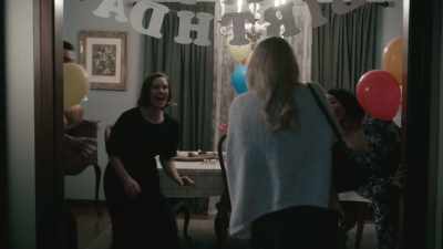 -Surprise!
-[Margo screams] - Sister Wife Murder