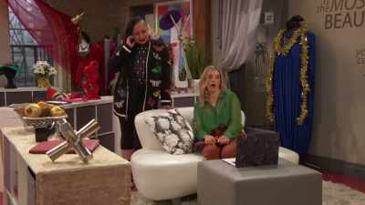 Surprise! We got it. We're here! - Raven's Home