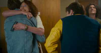 - Surprise, yeah.
- Nice digs bro. - Exploited