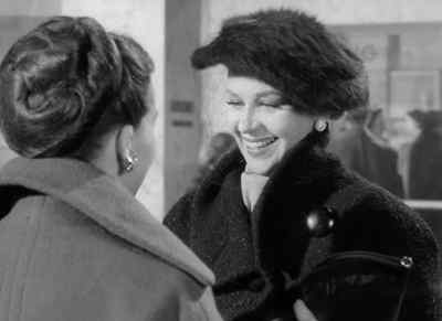 - Susanne?
- Bettina. - The Man Between