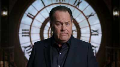 (suspenseful music)
(children chattering) - The UnBelievable with Dan Aykroyd