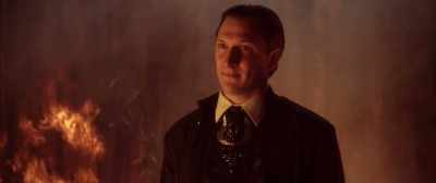 (suspenseful music continues)
(fire roaring) - The Highwayman