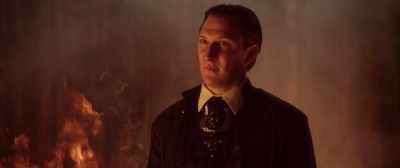 (suspenseful music continues)
(fire roaring) - The Highwayman