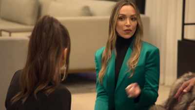 [suspenseful music playing] - Buying Beverly Hills
