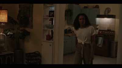 [suspenseful music playing] - Panhandle