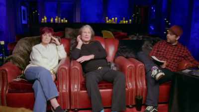 [suspenseful music playing] - The Osbournes Want to Believe