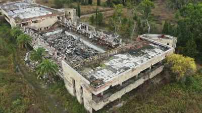 [suspenseful music playing] - Mysteries of the Abandoned