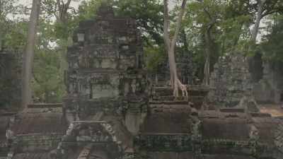 [suspenseful music playing] - Mysteries of the Abandoned