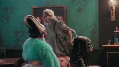 [suspenseful music] - The Boulet Brothers' Dragula: Titans