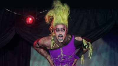 [suspenseful music] - The Boulet Brothers' Dragula: Titans