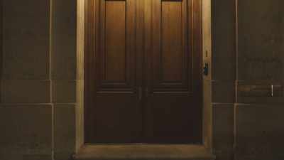 [suspenseful music] - Jeffrey Epstein: Filthy Rich