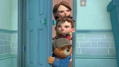[suspenseful music] - The Adventures of Paddington
