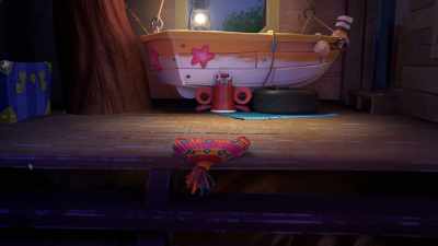 [suspenseful music] - The Adventures of Paddington