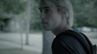 [suspenseful music] - Eyewitness