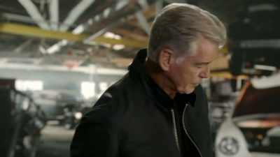 [suspenseful music] - History's Greatest Heists with Pierce Brosnan