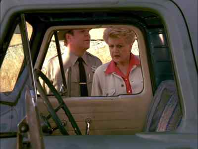 Sutton, bag everything in here. - Murder, She Wrote