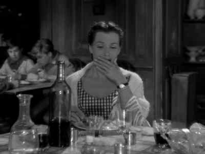 - Swallow!
- I can't help it. I just can't. - Diabolique
