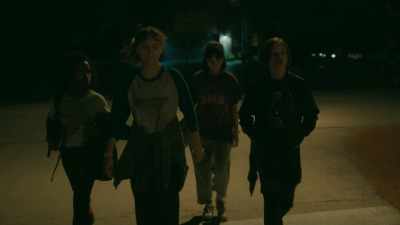 Sweet. A nice palace abode
with nobody home. - Paper Girls