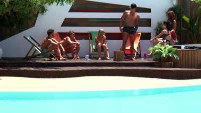 ‐Sweet.
‐Okay. I love that, yeah. - Love Island