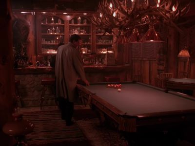 Sweetheart, I'd like to order two drinks. - Twin Peaks