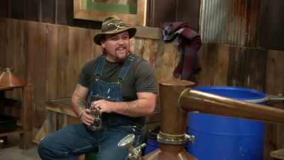 -Swim sweet, don't it?
-[daniel whistles] - Moonshiners: Master Distiller