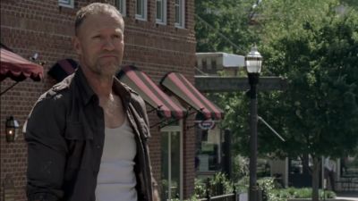 Swing me out, Bough! - The Walking Dead