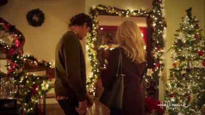 [Sydney laughs] - Christmas Connection