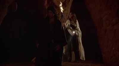 SYDNEY: Looks like
it goes back a fair ways. - Relic Hunter