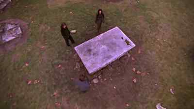 SYDNEY: The stone
has pointed us here. - Relic Hunter