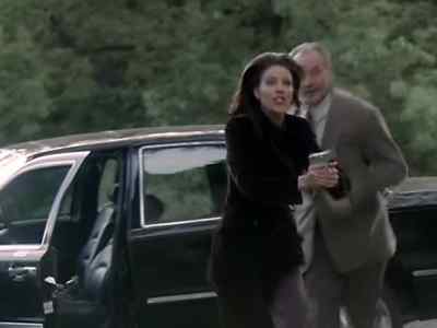 - [Sydney] Which one? Which one?
- Get Kyle! - The Pretender