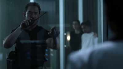 Sykes, we can't shoot
through the glass, - The Passage
