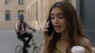 Sylvie, it's Emily.
Um, are we closed today, - Emily in Paris
