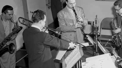 [Symphony Sid]
Right now, ladies and gentlemen, - Miles Davis: Birth of the Cool