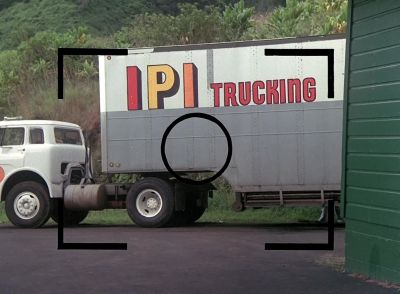 (T.C. whispers) Hey! - Magnum, P.I.