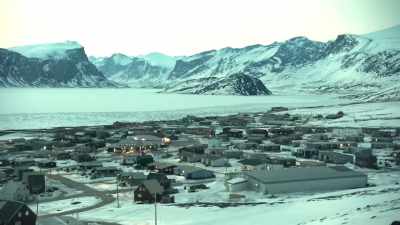 ("taimangalimaaq"
by elisapie isaac playing) - North of North