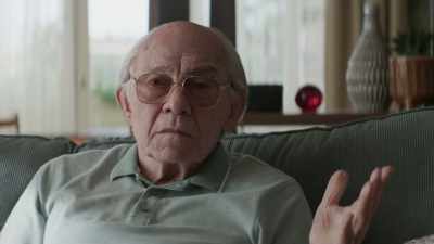 Take a guard hostage
till he got out the medicine? - The Tattooist of Auschwitz
