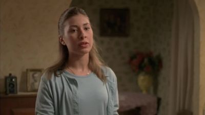 Take a lesson boys - The Girl Next Door