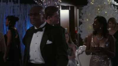 - Take a picture.
- Ooh, you look great! - The Good Doctor