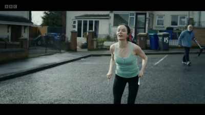 - Take her back with you to the cops. Yeah, go on!
- Grace, go now. - Blue Lights