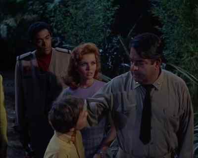Take cover.
Come on. - Land of the Giants