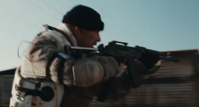 -Take cover. Fall back.
-We need to regroup. - District 9