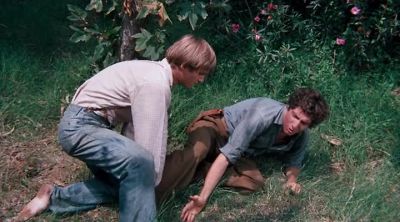 -Take it easy, will you?
-Leave me alone. - The Waltons