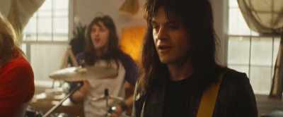 ♪ Take my fist, break down walls ♪ - The Dirt