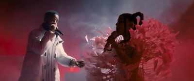 Take my hand, baby,
I'll never leave you, Riley - Don't Look Up